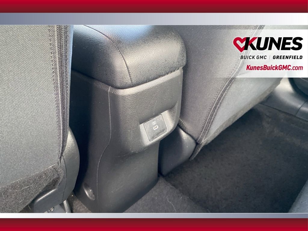 Used 2023 Nissan Versa SV image 34