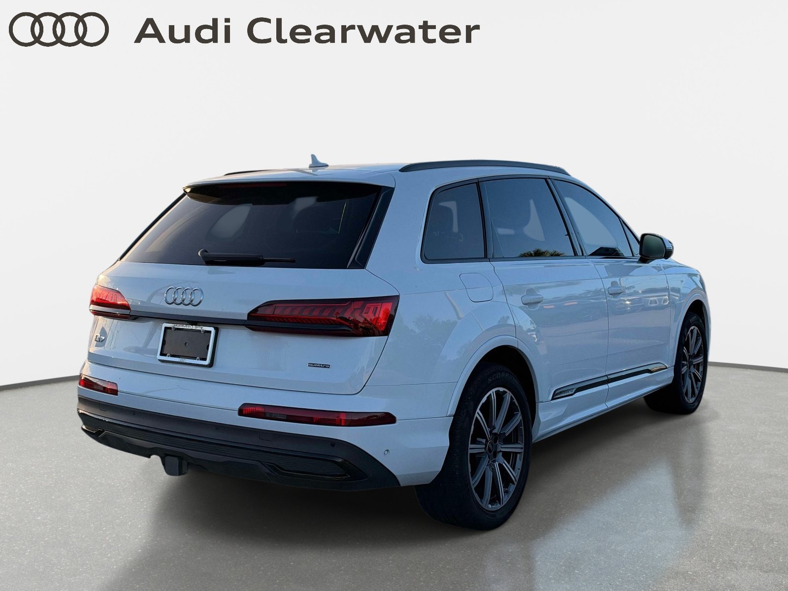 Used 2023 Audi Q7 2.0T Premium Plus w/ Premium Plus Package AWD/4WD image 3