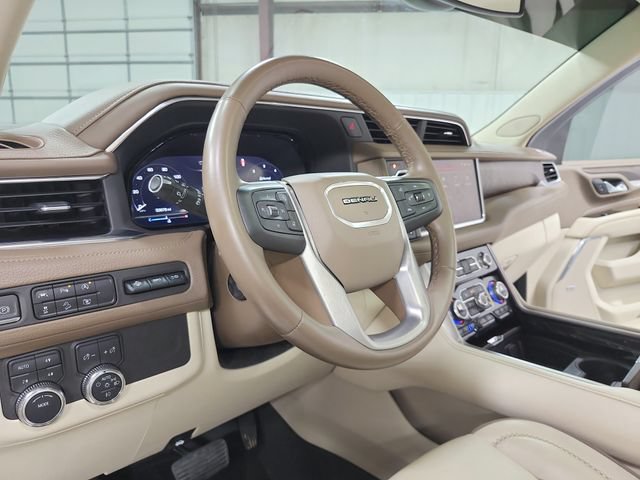 Used 2023 GMC Yukon Denali AWD/4WD image 18