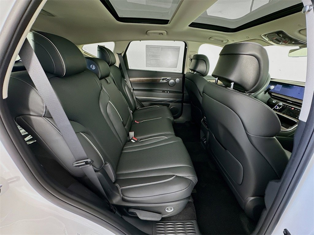 Certified 2025 Genesis GV80 2.5T Prestige image 29