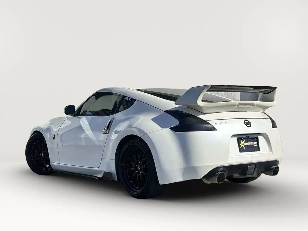 Used 2018 Nissan 370Z Coupe RWD image 4