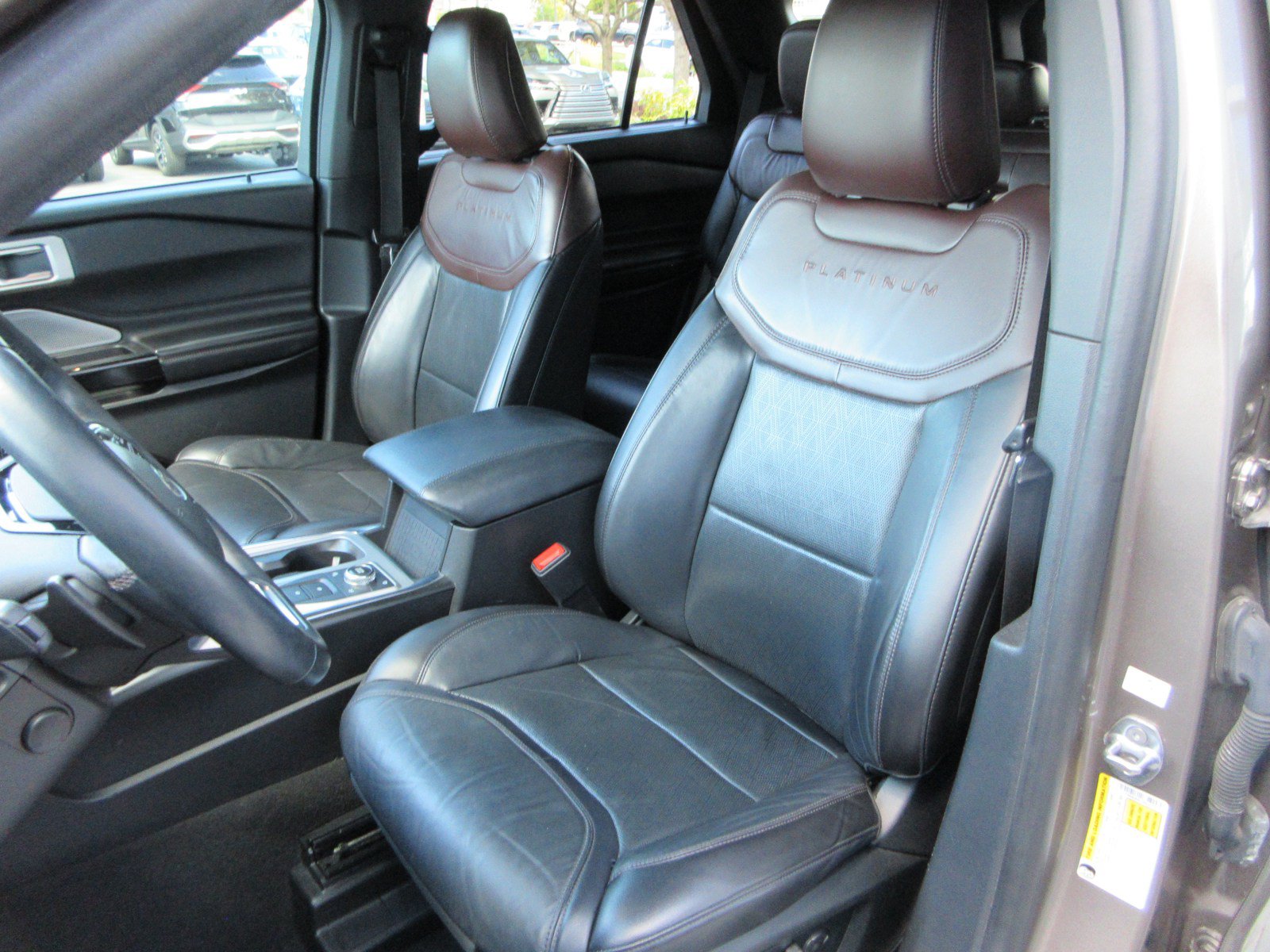 Used 2021 Ford Explorer Platinum w/ Equipment Group 601A AWD/4WD image 37