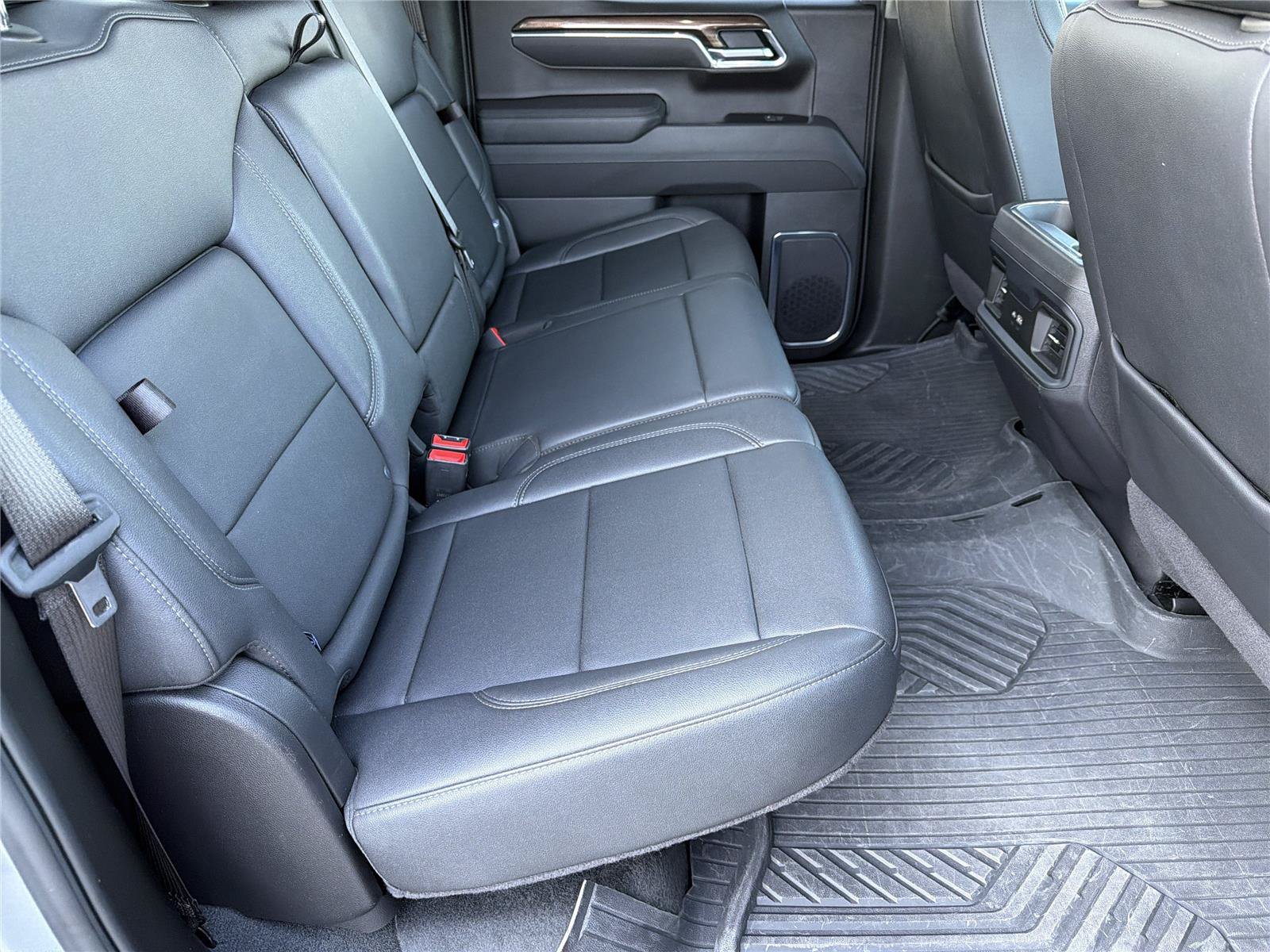 Used 2025 Chevrolet Silverado 1500 LT Trail Boss w/ Convenience Package II AWD/4WD image 14