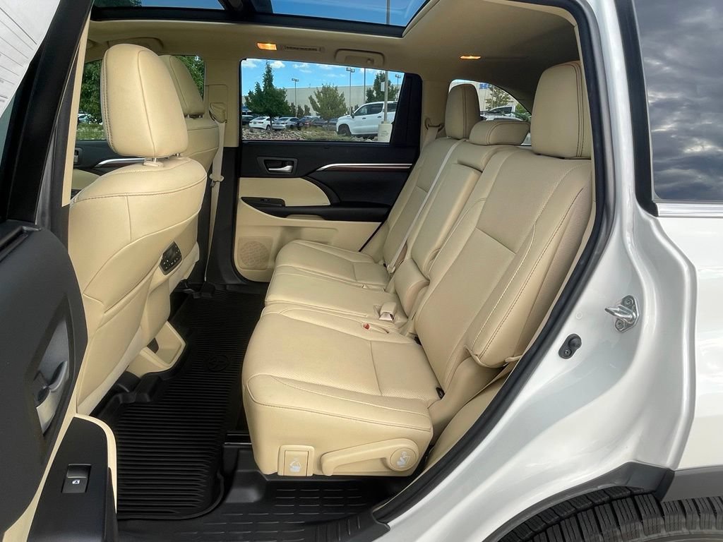 Used 2018 Toyota Highlander Limited Platinum AWD/4WD image 29