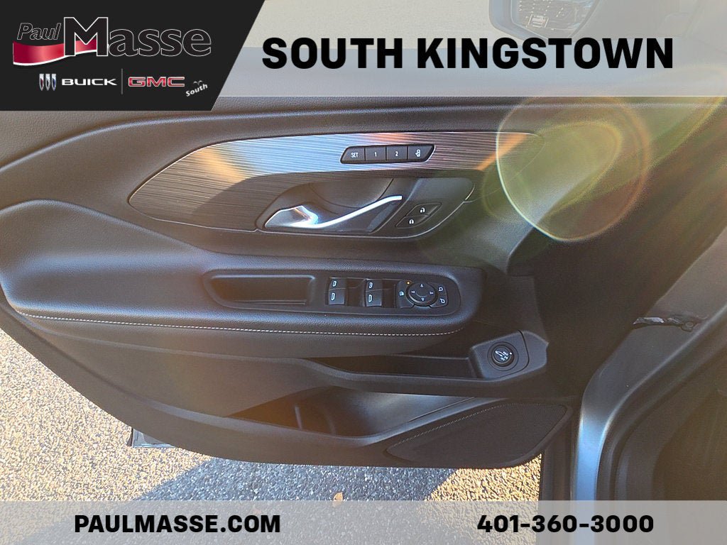 Used 2023 GMC Terrain SLT AWD/4WD image 9