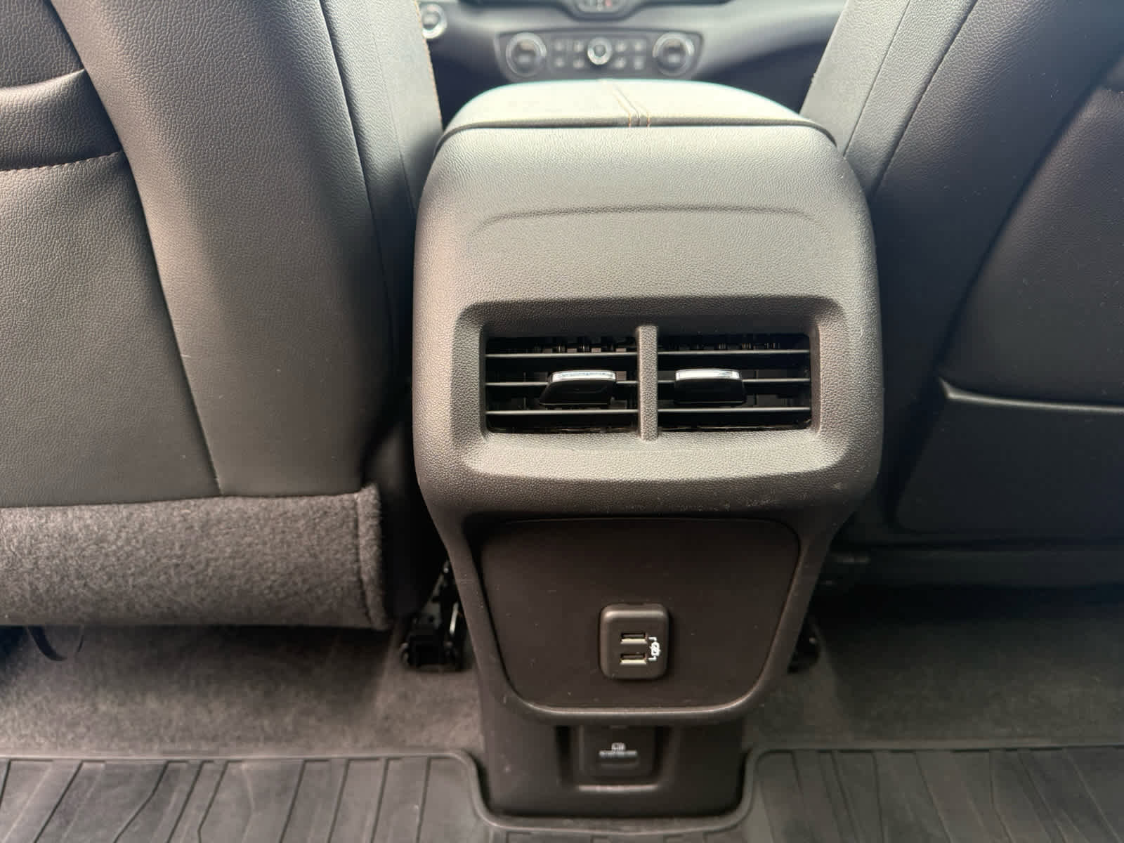 Used 2024 GMC Terrain AT4 image 10