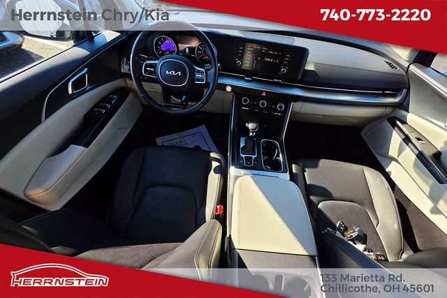 Used 2024 Kia Carnival LX FWD image 10