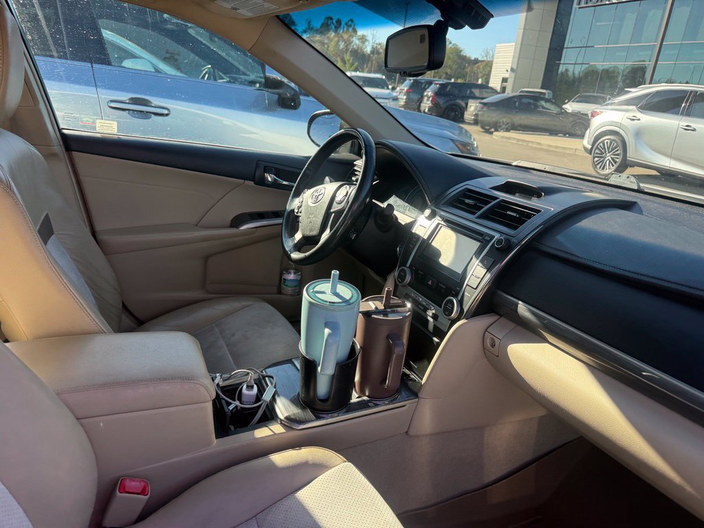 Used 2013 Toyota Camry XLE w/ Leather Pkg FWD image 11