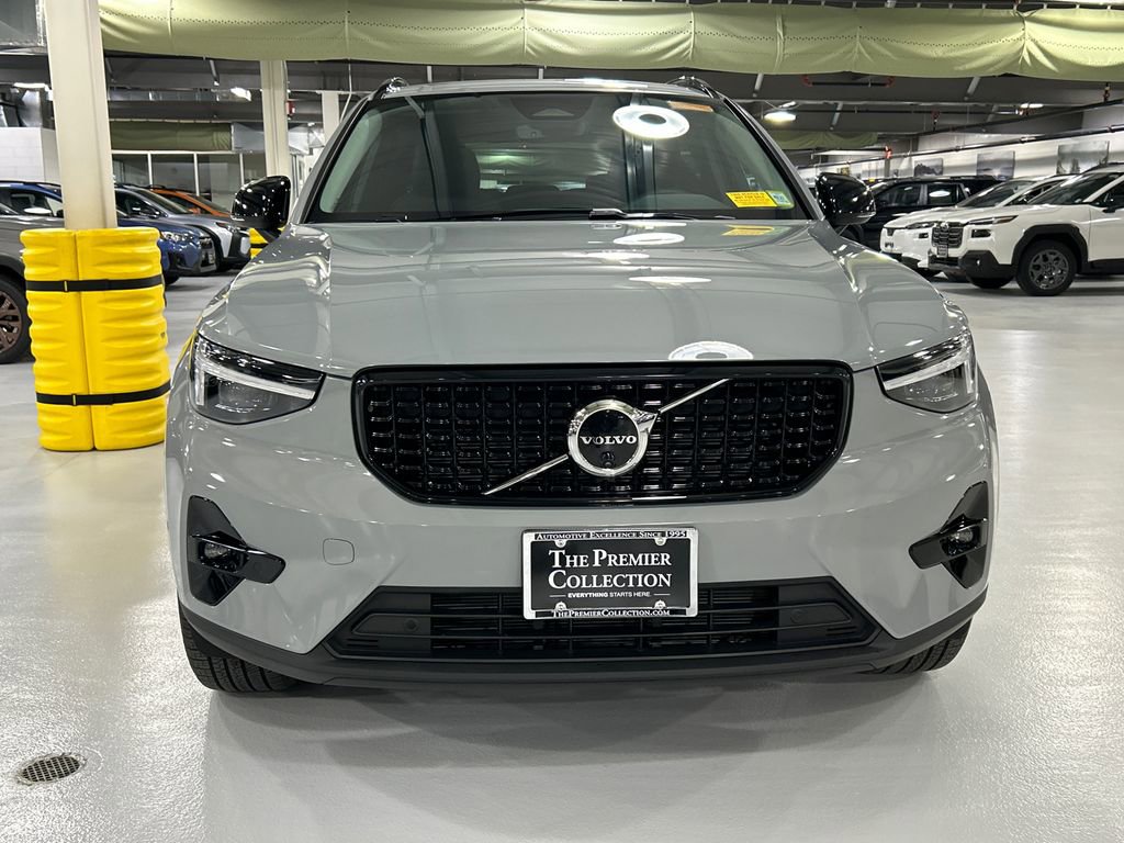 Used 2026 Volvo XC40 B5 Ultra w/ Climate Package image 6