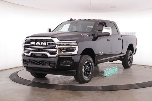 Used 2025 RAM 2500 Laramie AWD/4WD image 10