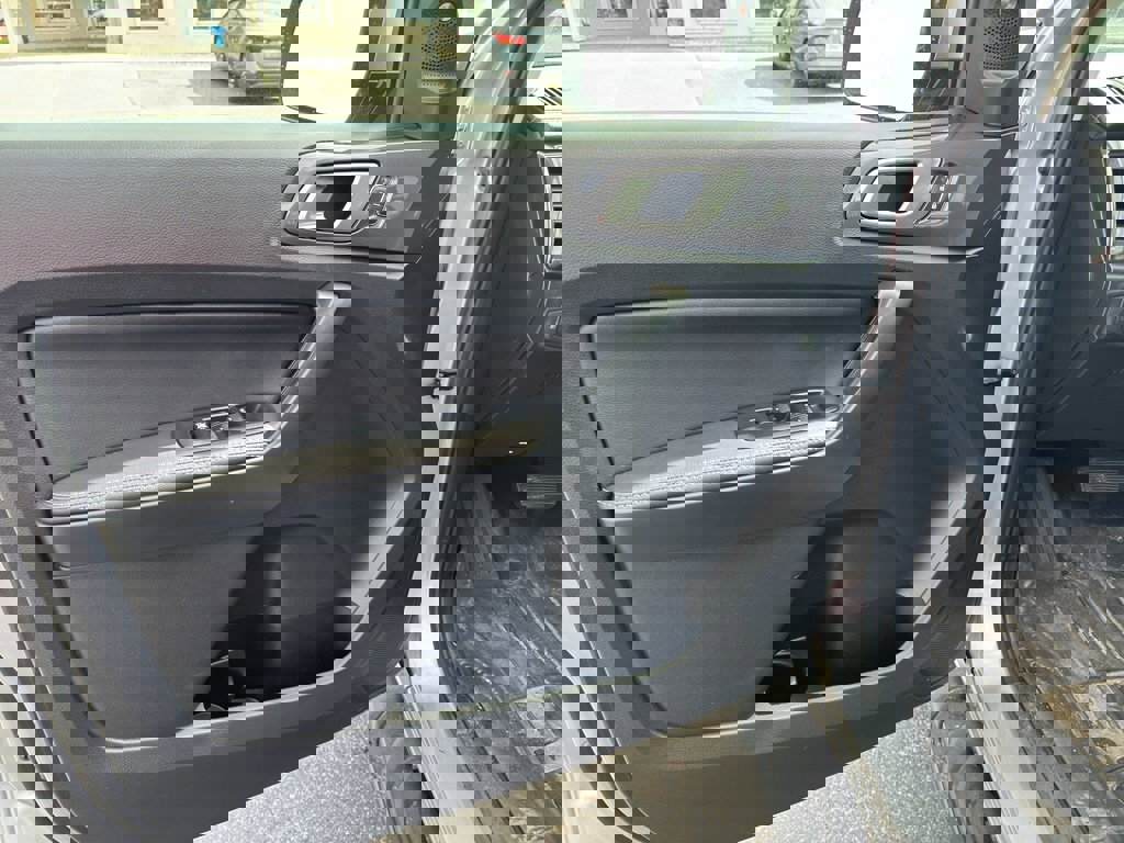 Used 2020 Ford Ranger Lariat w/ Equipment Group 501A Mid image 14