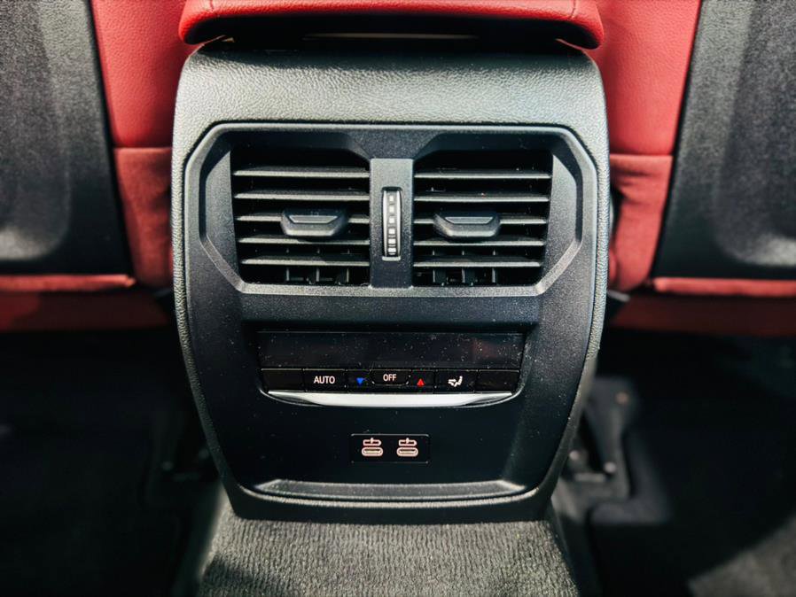 Used 2025 BMW 330i Sedan image 31