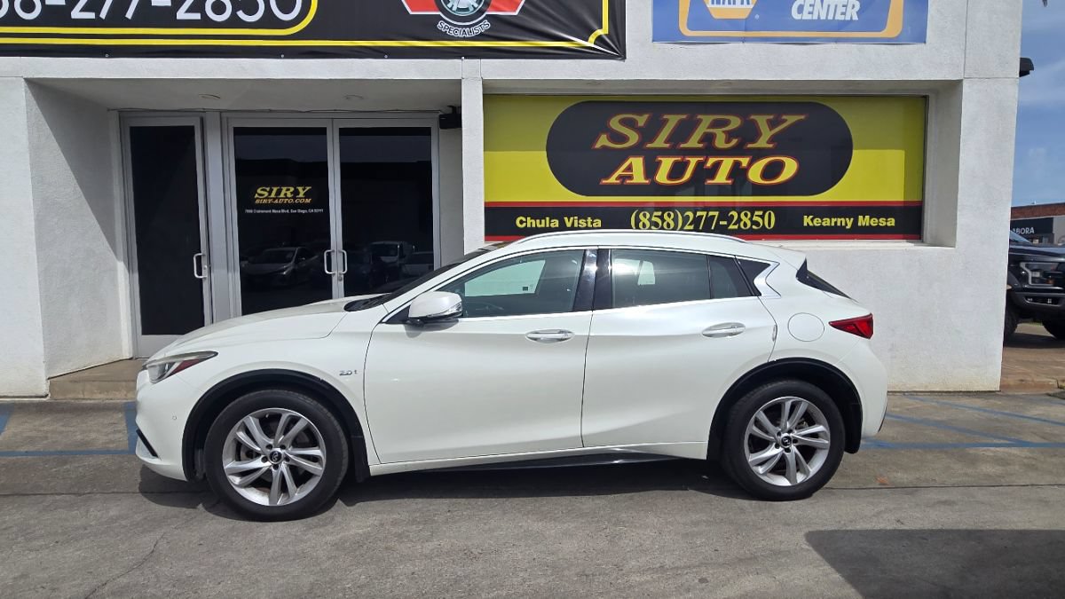 Used 2019 INFINITI QX30 w/ Cargo Package FWD image 33