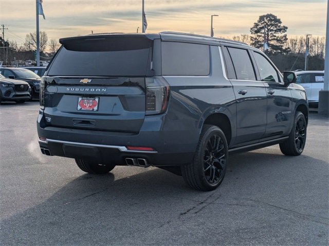 New 2025 Chevrolet Suburban High Country image 3