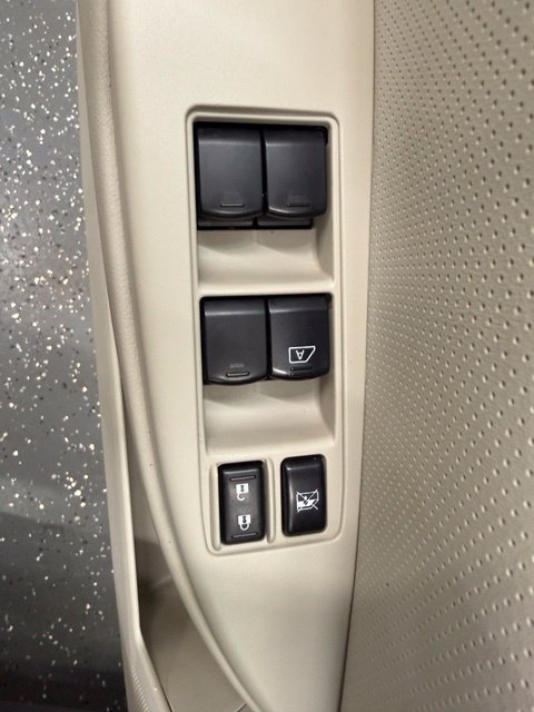 Used 2012 Subaru Outback 2.5i Limited AWD/4WD image 11