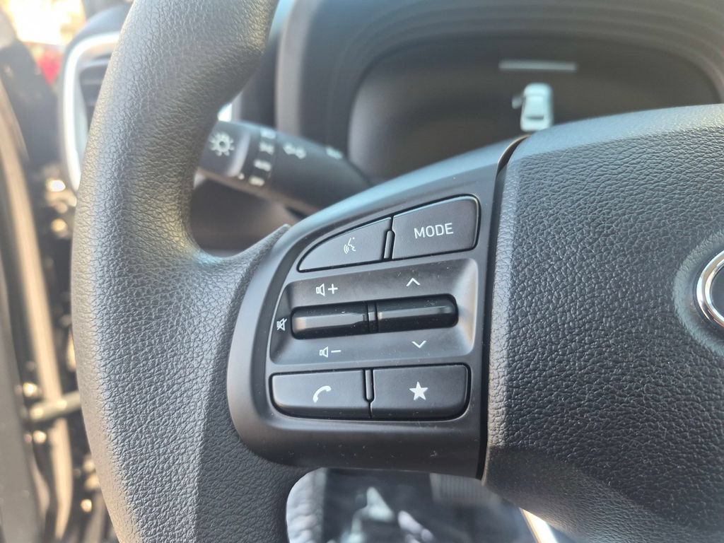 Used 2026 Hyundai Venue SE FWD image 12