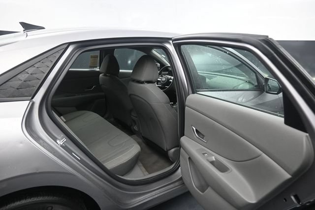 Used 2024 Hyundai Elantra SEL FWD image 42