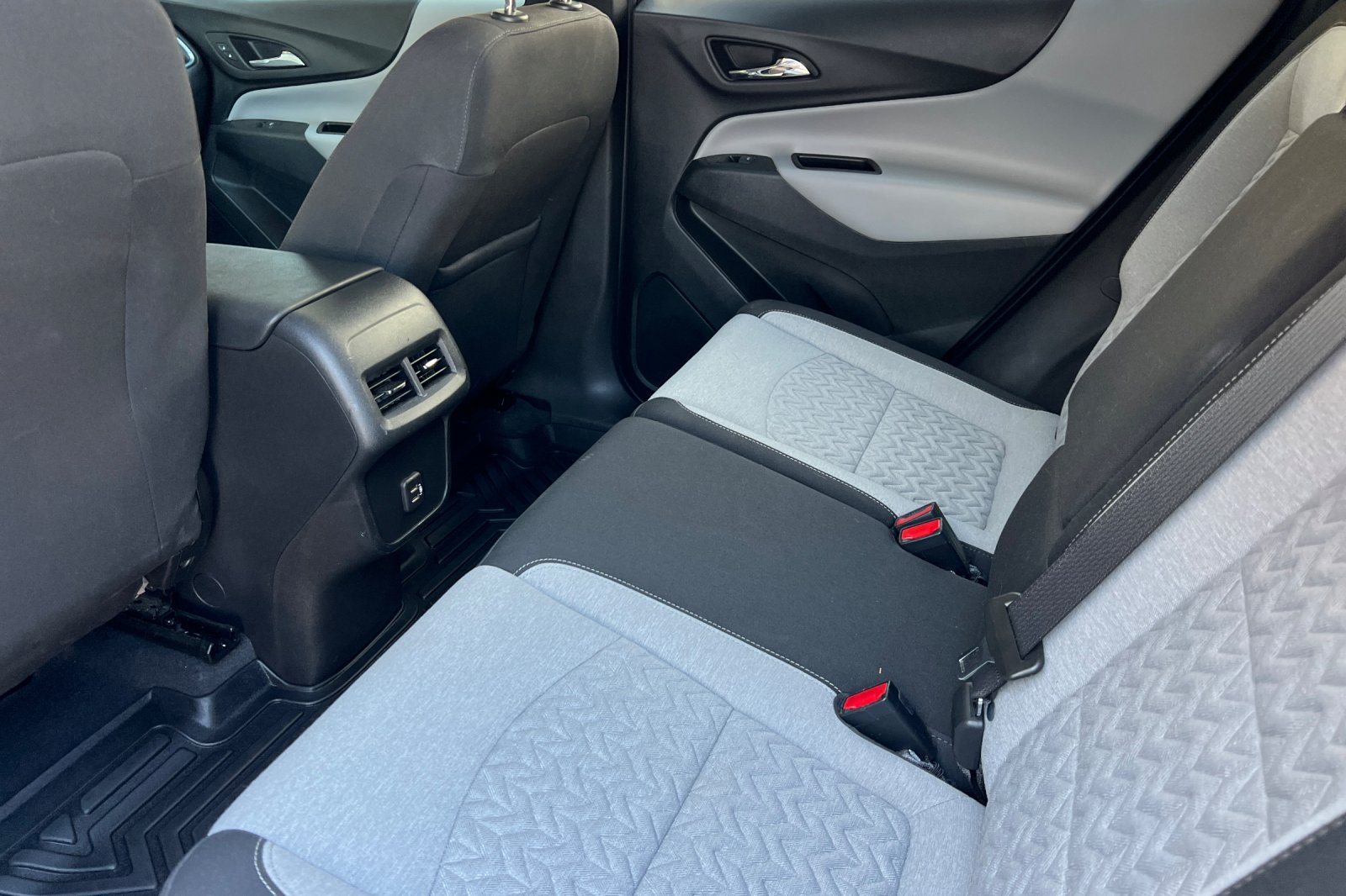 Used 2022 Chevrolet Equinox LS w/ LS Convenience Package AWD/4WD image 14