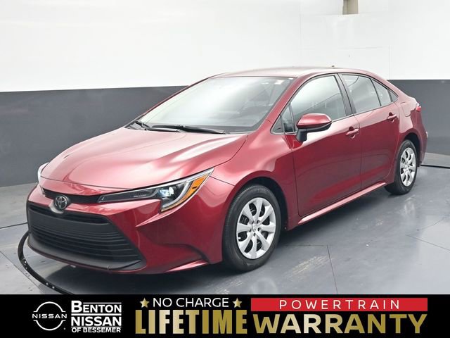 Used 2025 Toyota Corolla LE FWD image 1