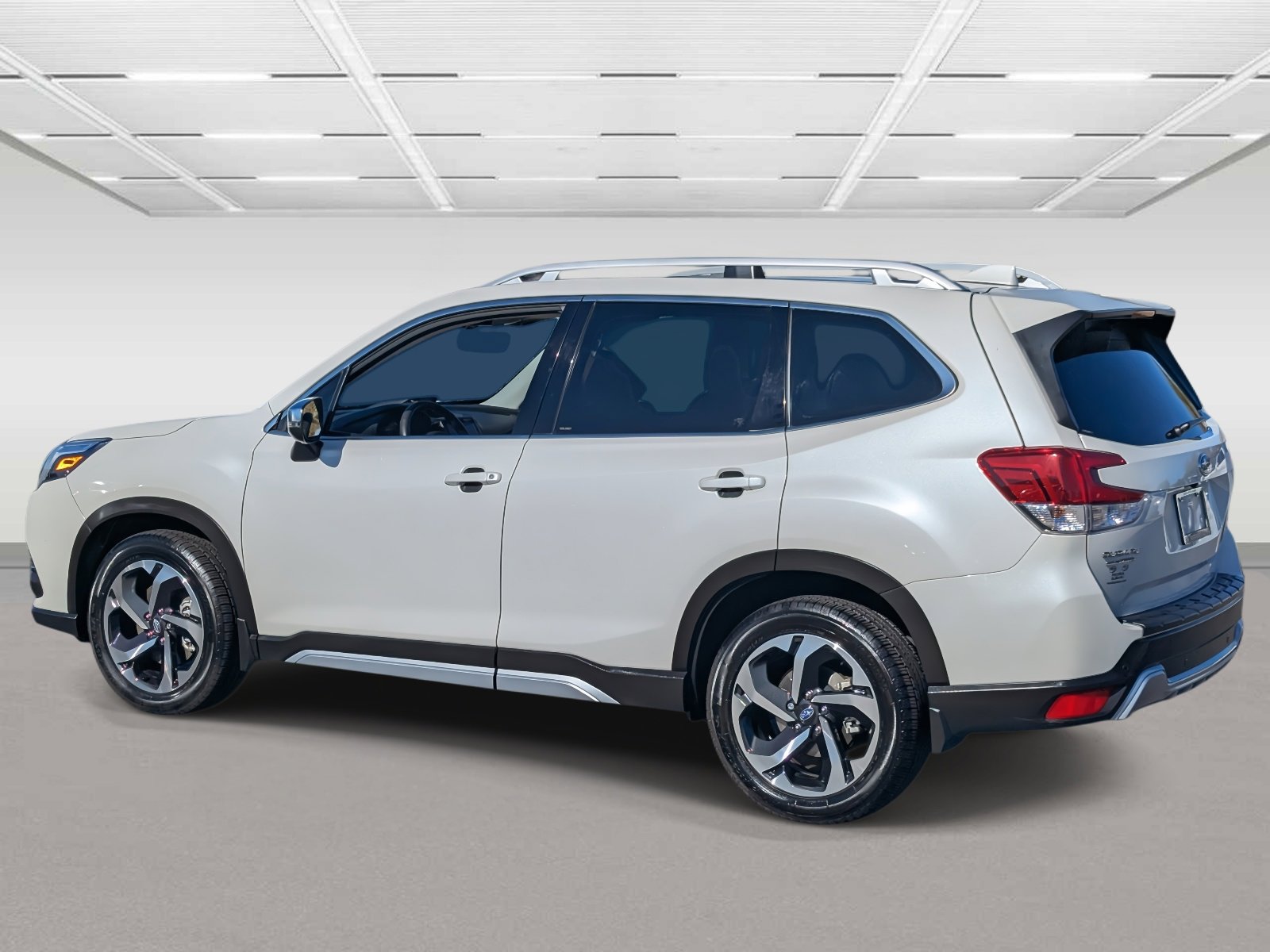 Certified 2022 Subaru Forester Touring w/ Popular Package #2 image 3