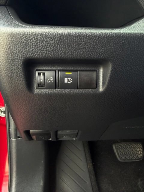 Used 2021 Toyota RAV4 LE FWD image 14