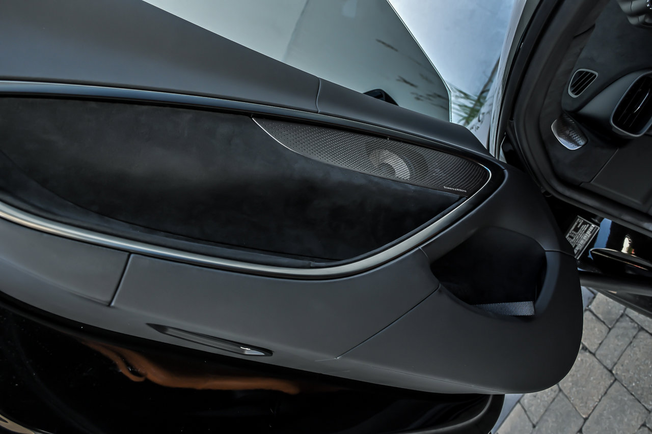 Used 2023 McLaren Artura RWD image 14