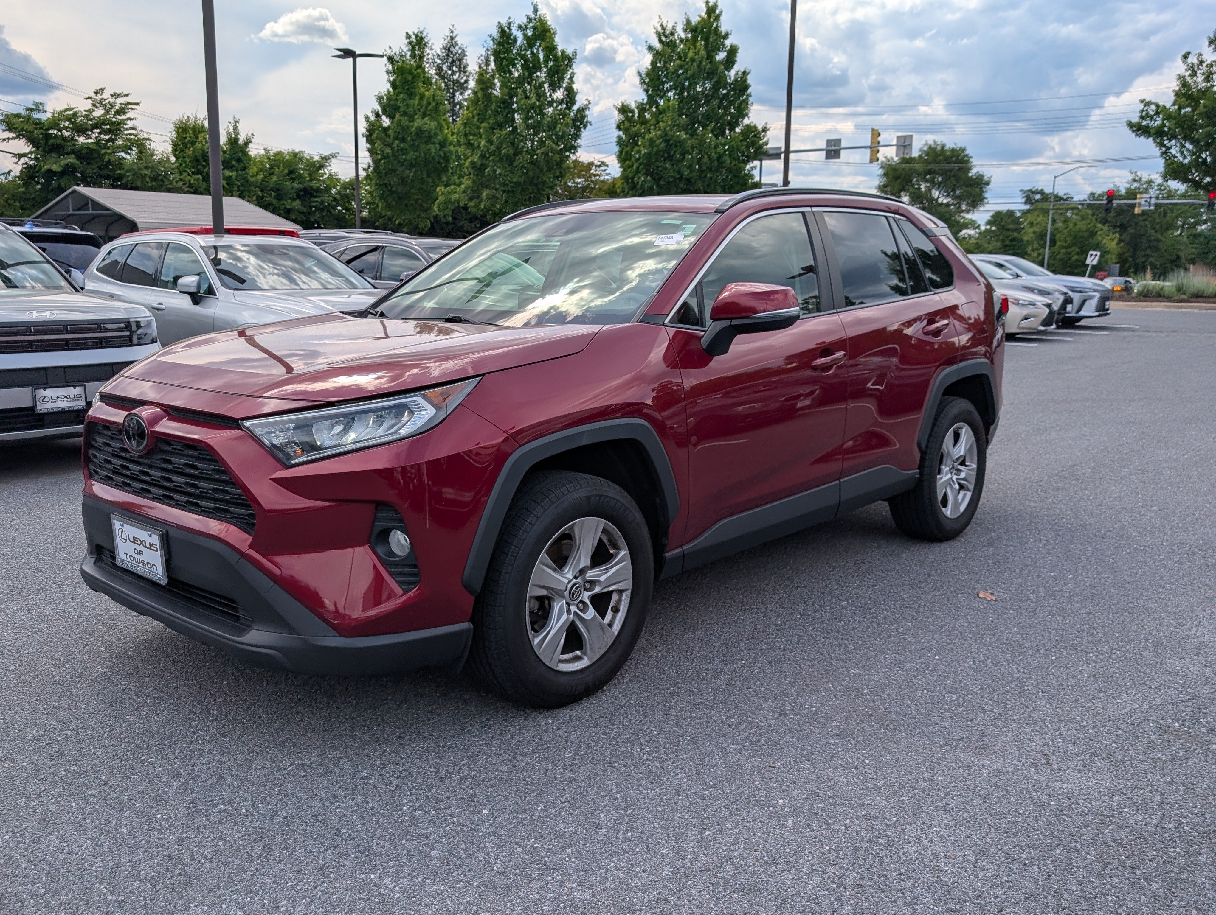 Used 2019 Toyota RAV4 XLE w/ Carpet Mat Package AWD/4WD image 5