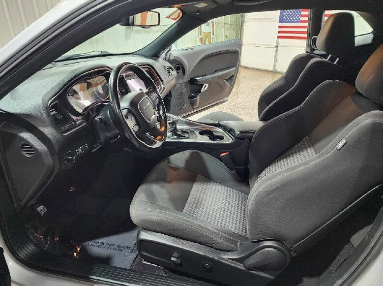Used 2021 Dodge Challenger R/T RWD image 9