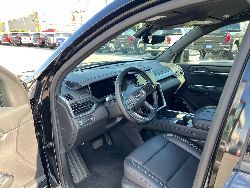 Used 2026 GMC Acadia Elevation w/ Elevation Premium Package AWD/4WD image 11