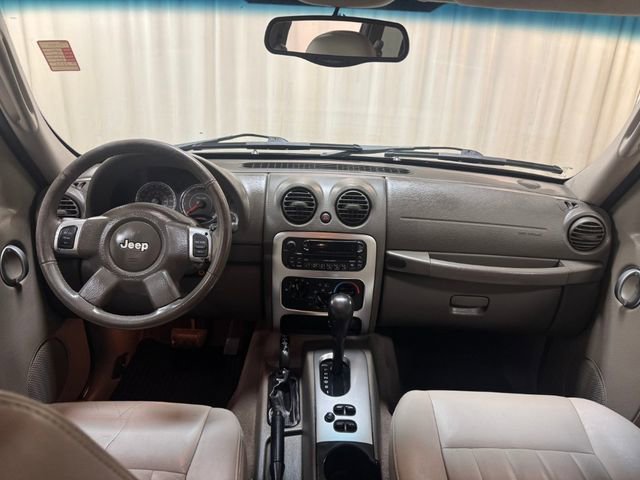 Used 2005 Jeep Liberty Limited AWD/4WD image 22