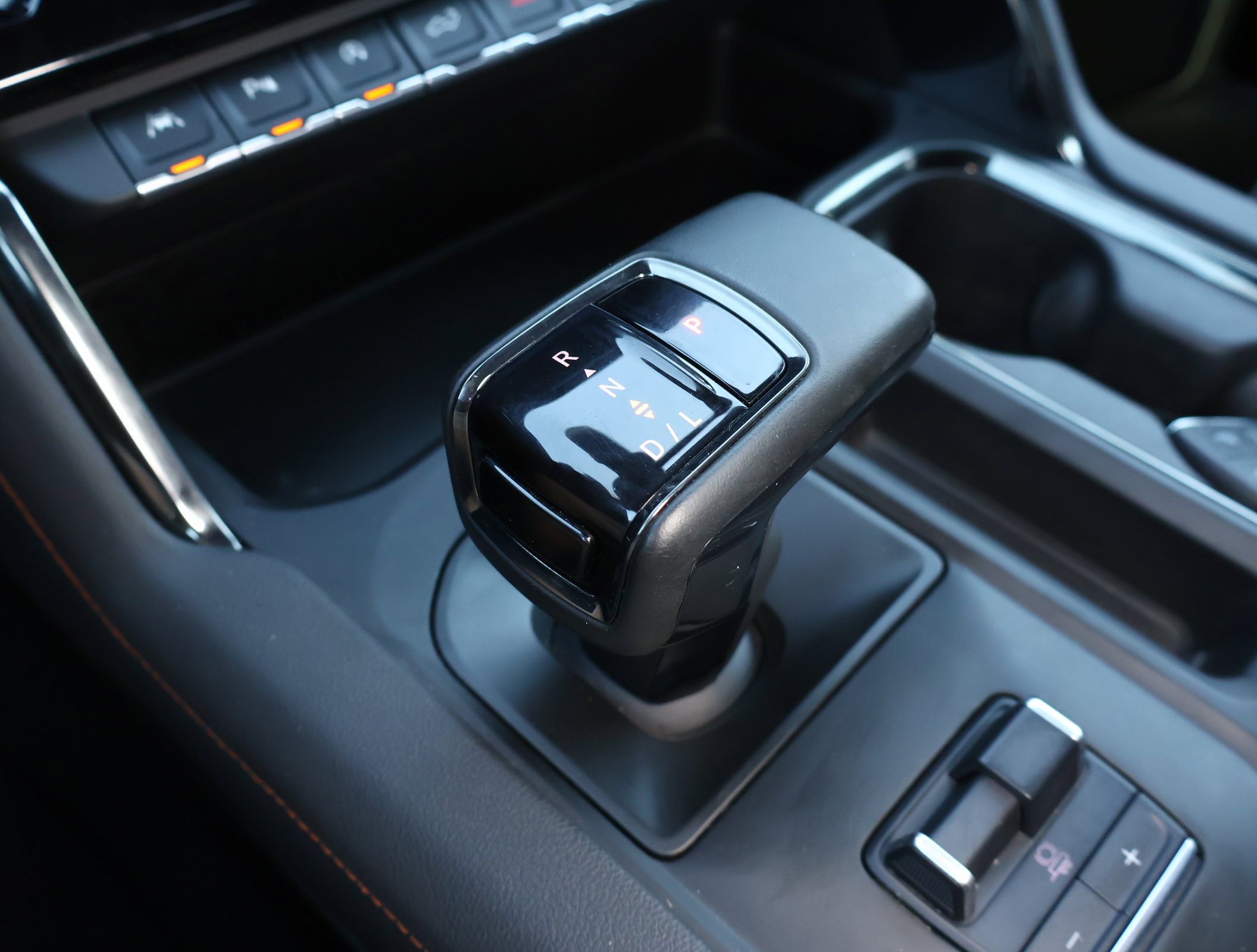 Used 2024 GMC Sierra 1500 AT4 w/ Technology Package image 23