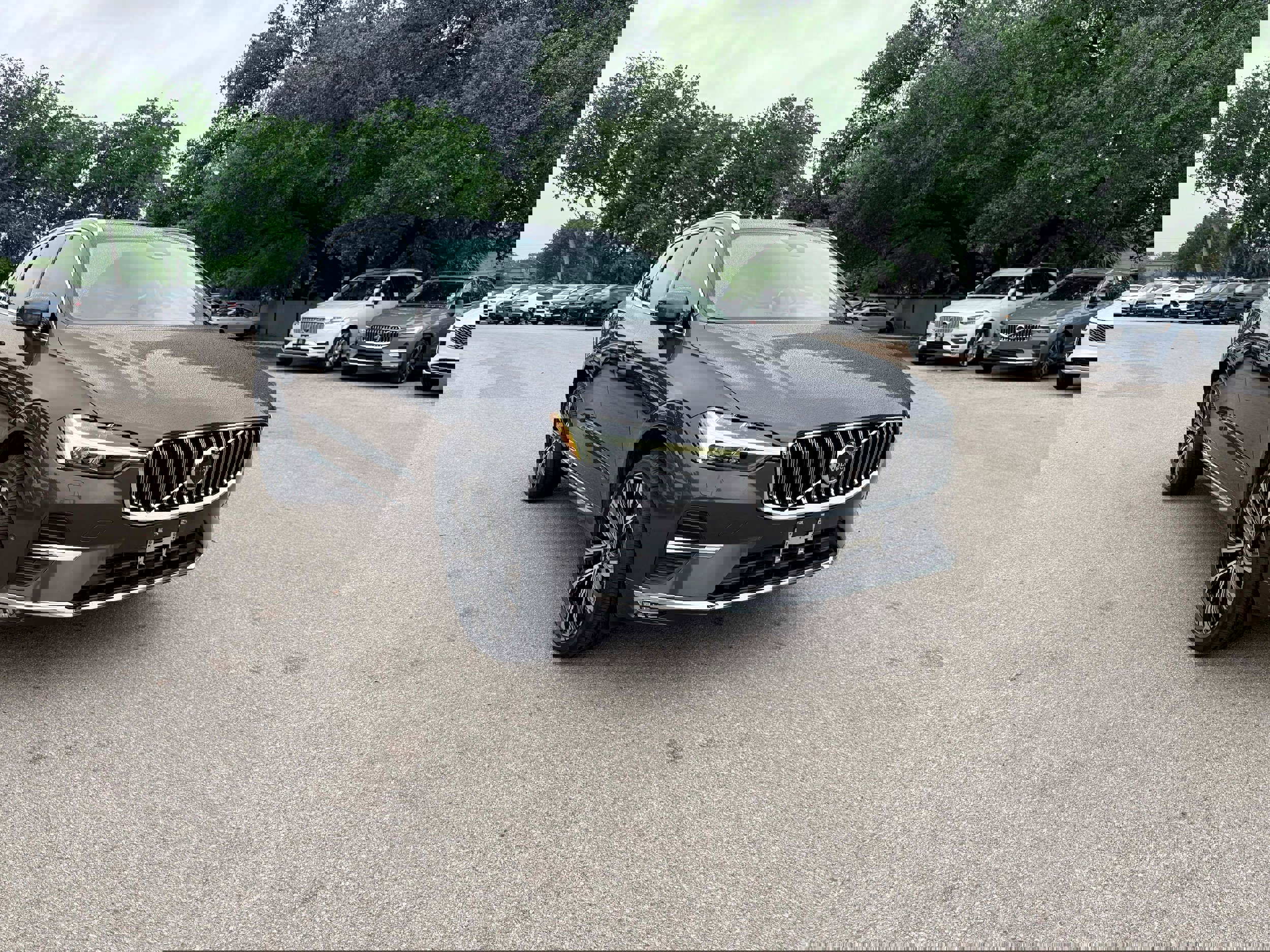 Certified 2023 Volvo XC60 B5 Ultimate w/ Protection Package Premier image 7