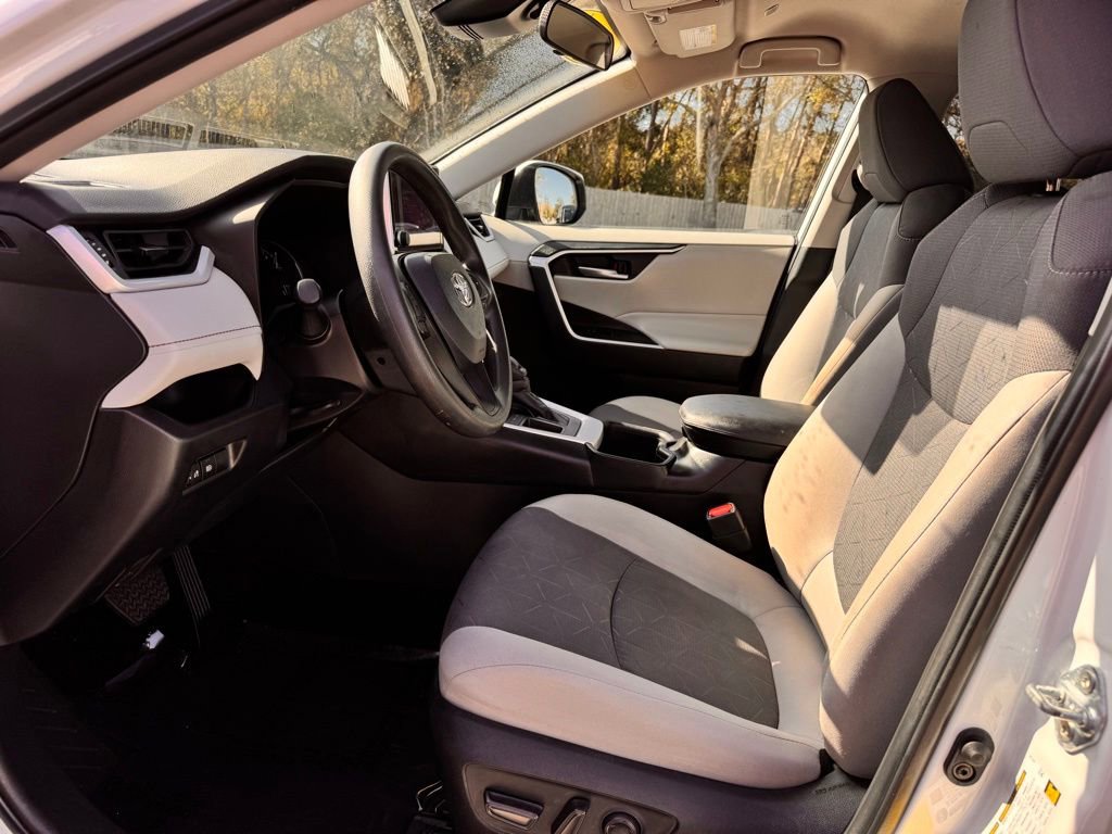 Used 2024 Toyota RAV4 XLE image 15