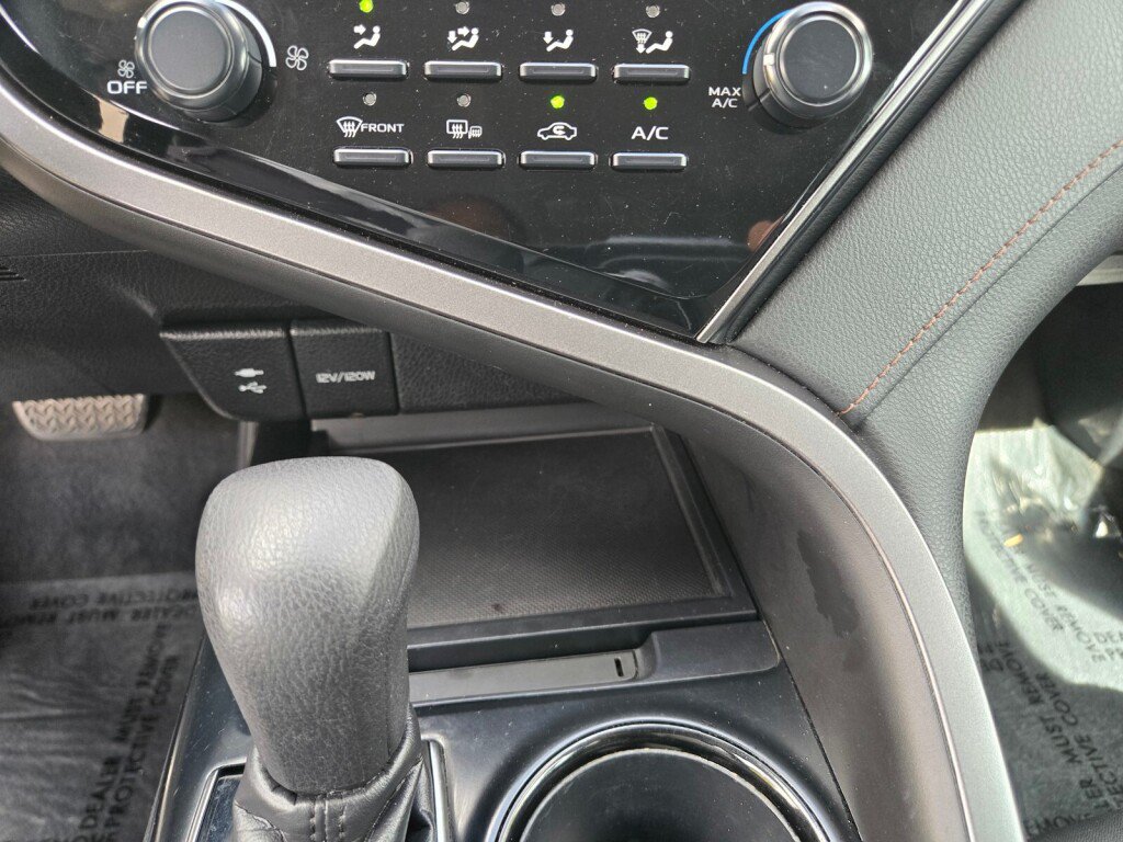Used 2019 Toyota Camry LE w/ Convenience Package FWD image 17
