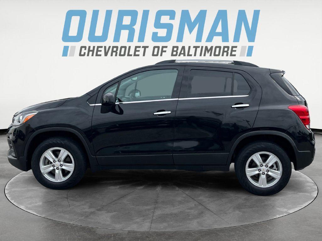 Used 2019 Chevrolet Trax LT w/ LT Convenience Package AWD/4WD image 3