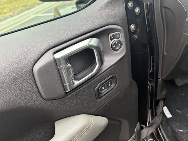 New 2026 Jeep Gladiator Mojave image 13