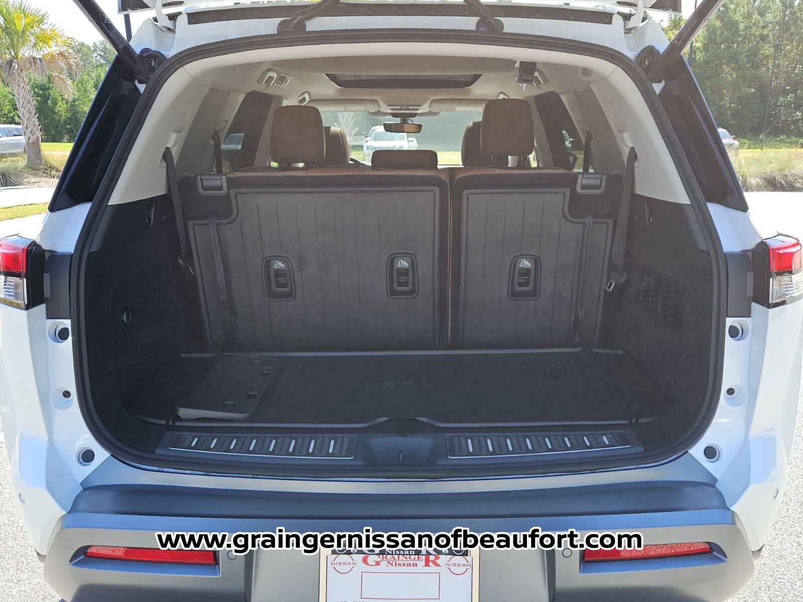 New 2026 Nissan Pathfinder Platinum FWD image 6