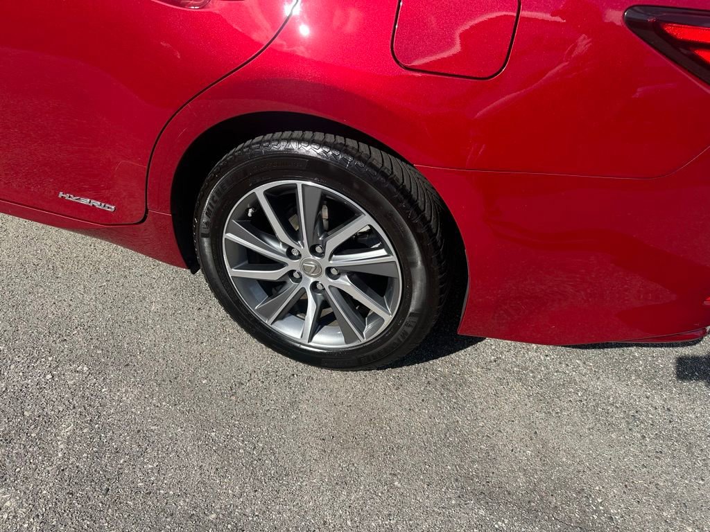 Used 2017 Lexus ES 300h image 10