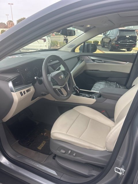 Certified 2025 Cadillac XT5 Premium Luxury image 3