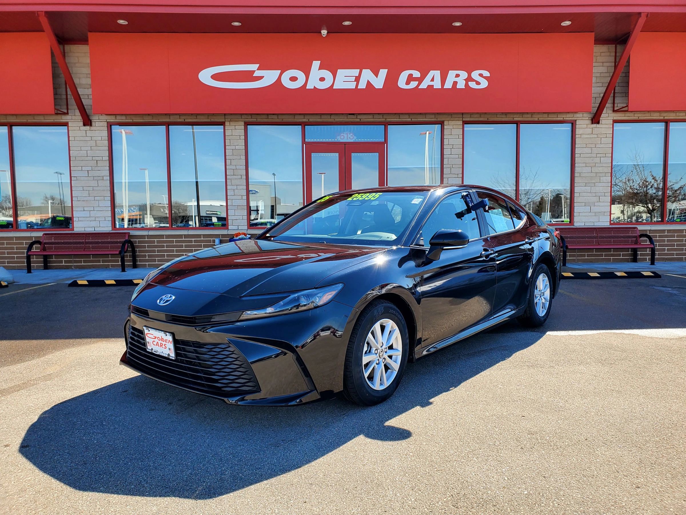 Used 2025 Toyota Camry LE FWD image 1