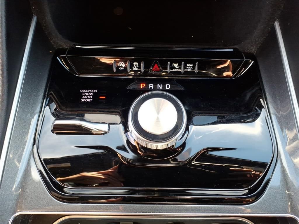 Used 2023 Jeep Wagoneer 4WD w/ Premium Group I image 21