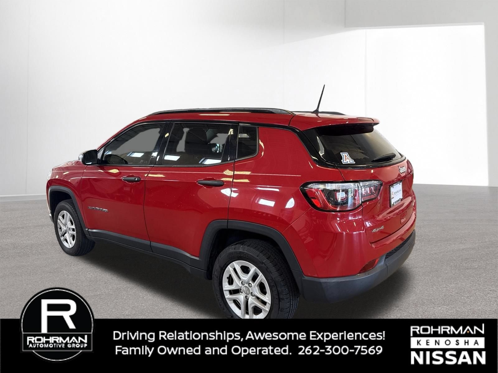 Used 2018 Jeep Compass Sport AWD/4WD image 3
