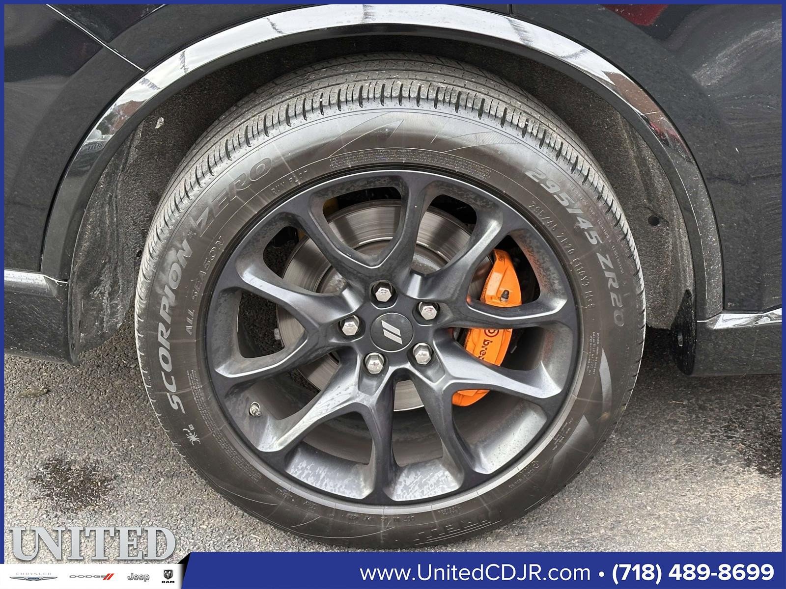 Used 2023 Dodge Durango R/T w/ Hemi Orange Plus Package image 13