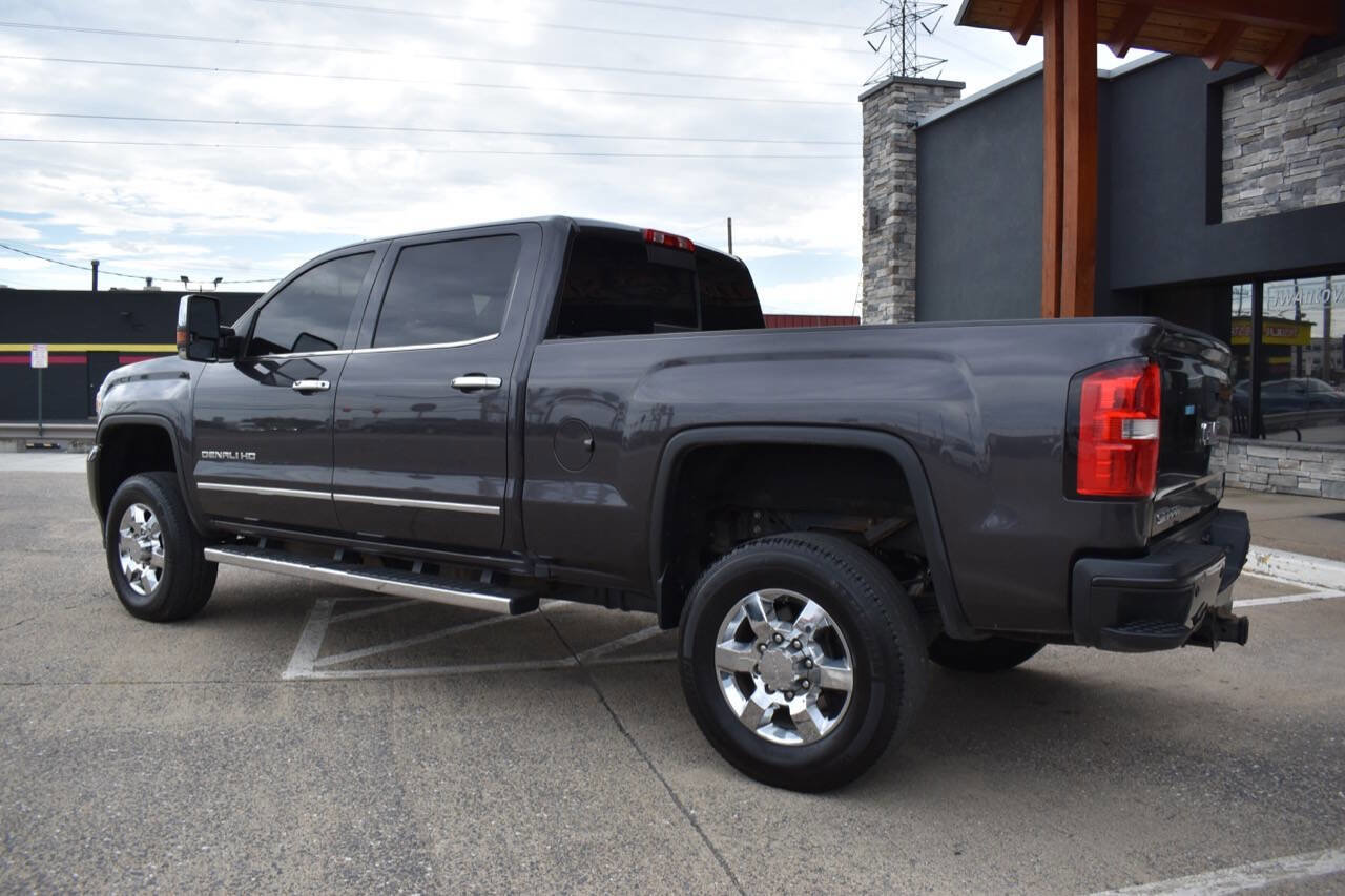 Used 2015 GMC Sierra 3500 Denali w/ Duramax Plus Package image 4