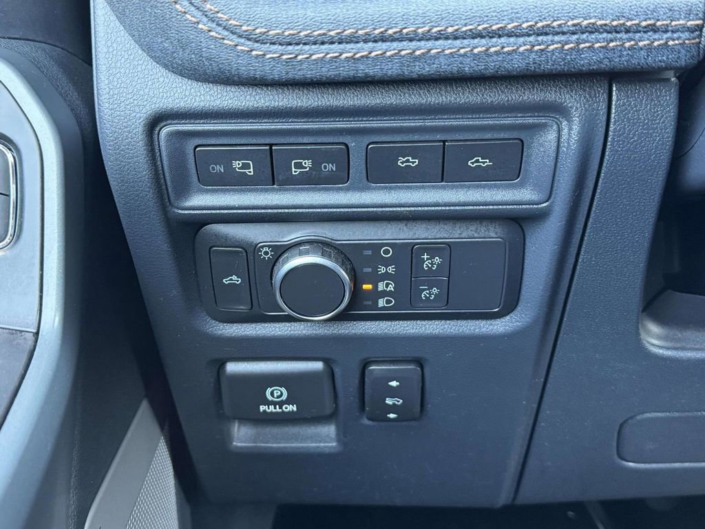 Used 2022 Ford F150 Lightning Lariat image 21