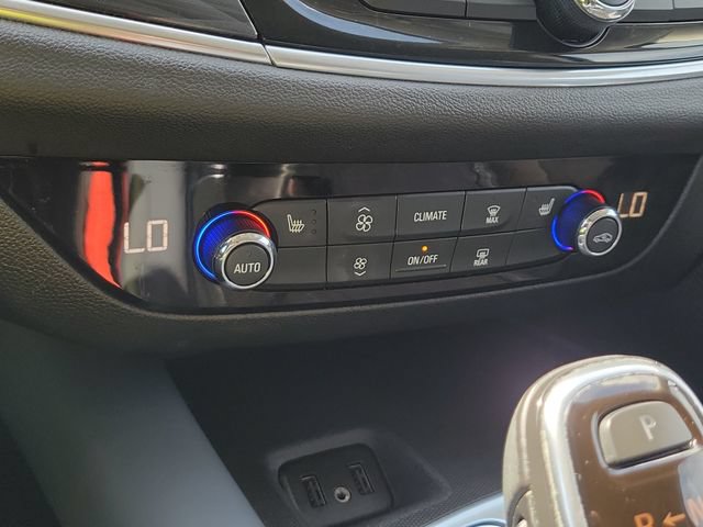 Used 2018 Buick Enclave Essence FWD image 32