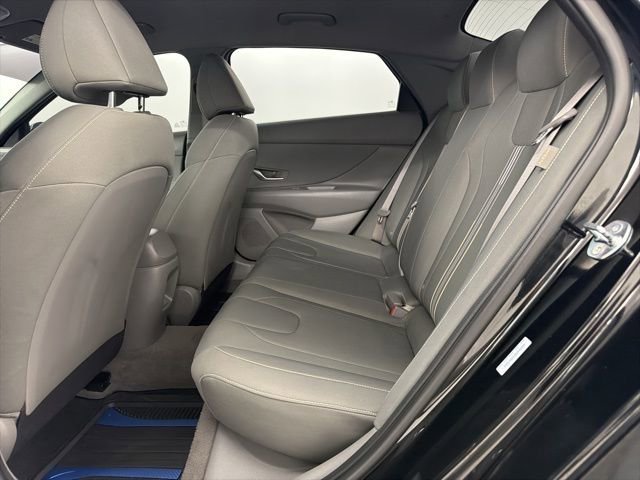 Used 2025 Hyundai Elantra Sport image 15