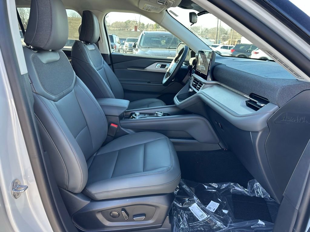 New 2026 Ford Explorer Active w/ Active Comfort Package image 16