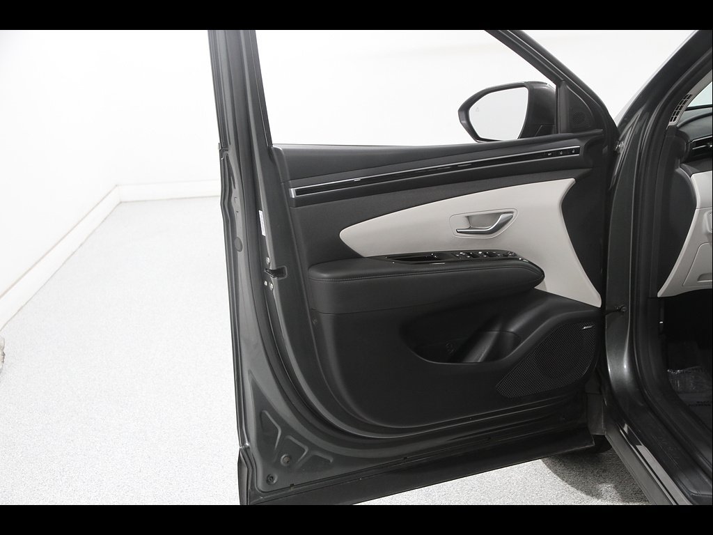 Certified 2023 Hyundai Tucson Limited AWD/4WD image 4
