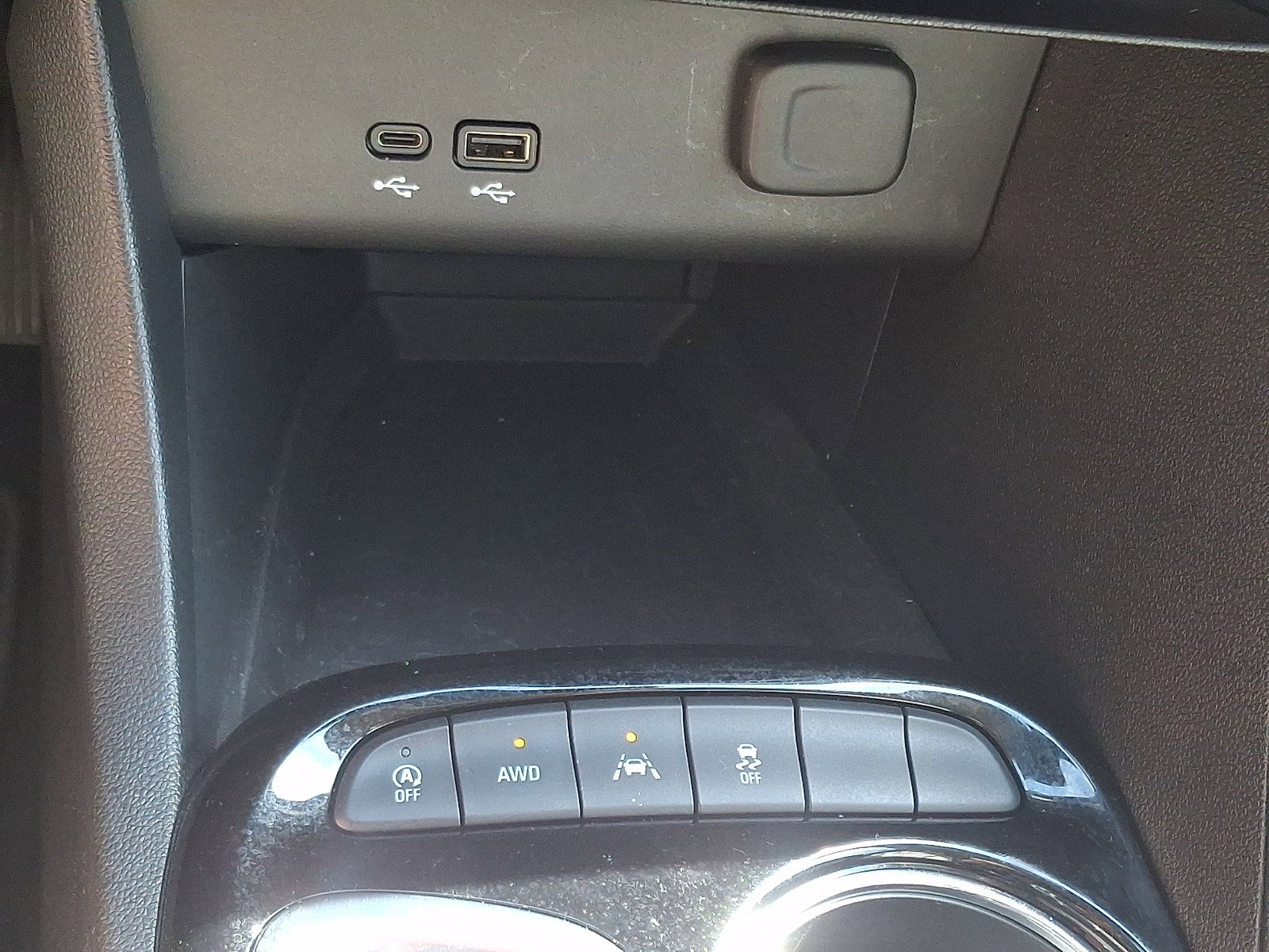 Used 2024 Buick Encore GX Avenir w/ Avenir Convenience Package AWD/4WD image 23